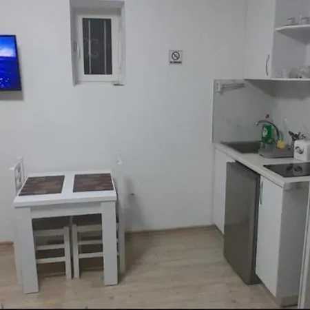 Studio Apartment *